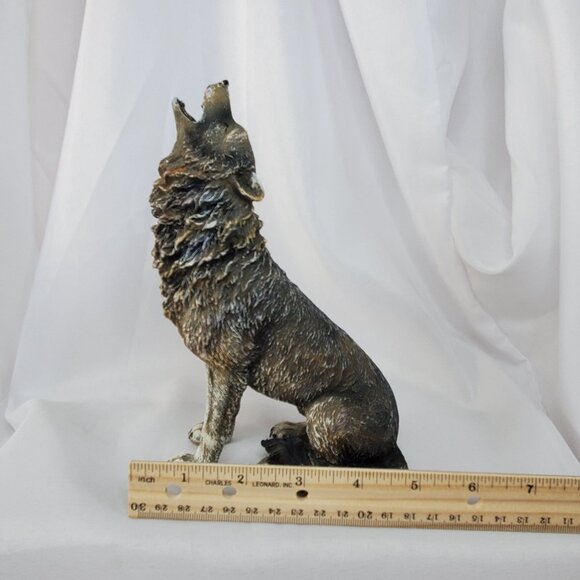 Howling Wolf Figurine Statue 7.5" Tall Cast Resin Animal Sculpture - Picture 10 of 11